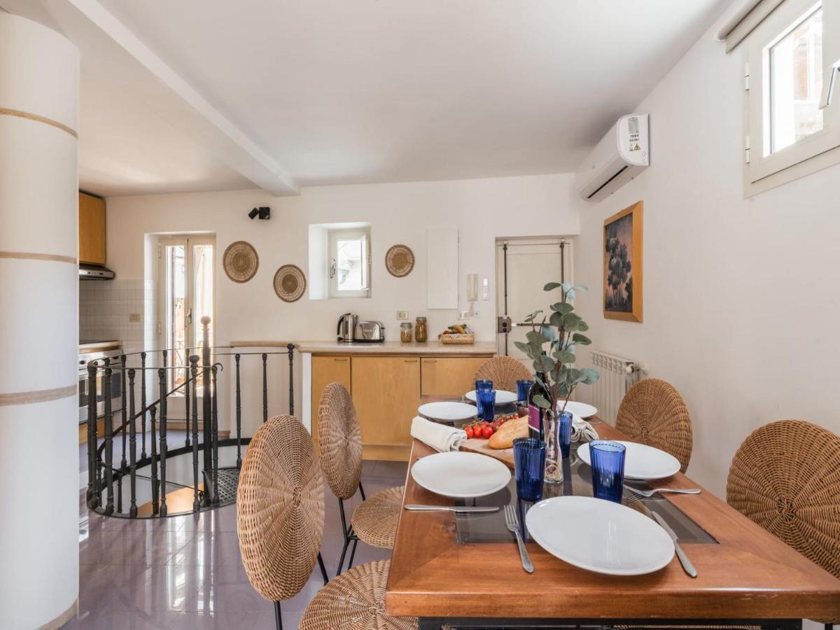 The Best Rent - Two-Bedroom Apartment With Terrace Near Trevi Fountain Rome Buitenkant foto