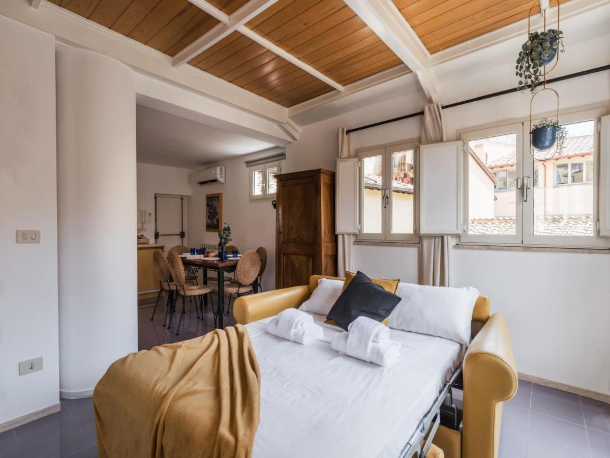 The Best Rent - Two-Bedroom Apartment With Terrace Near Trevi Fountain Rome Buitenkant foto
