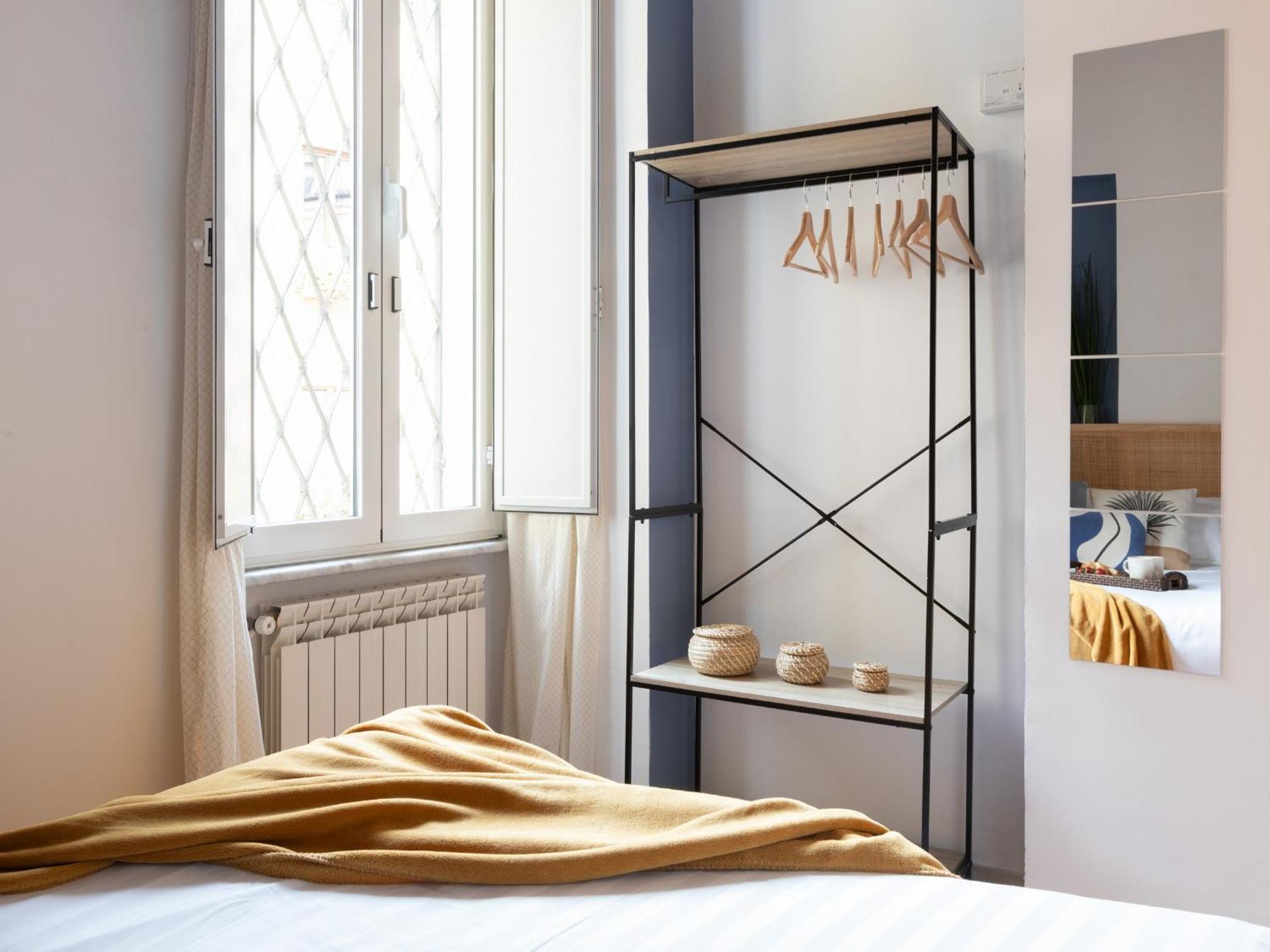 The Best Rent - Two-Bedroom Apartment With Terrace Near Trevi Fountain Rome Buitenkant foto