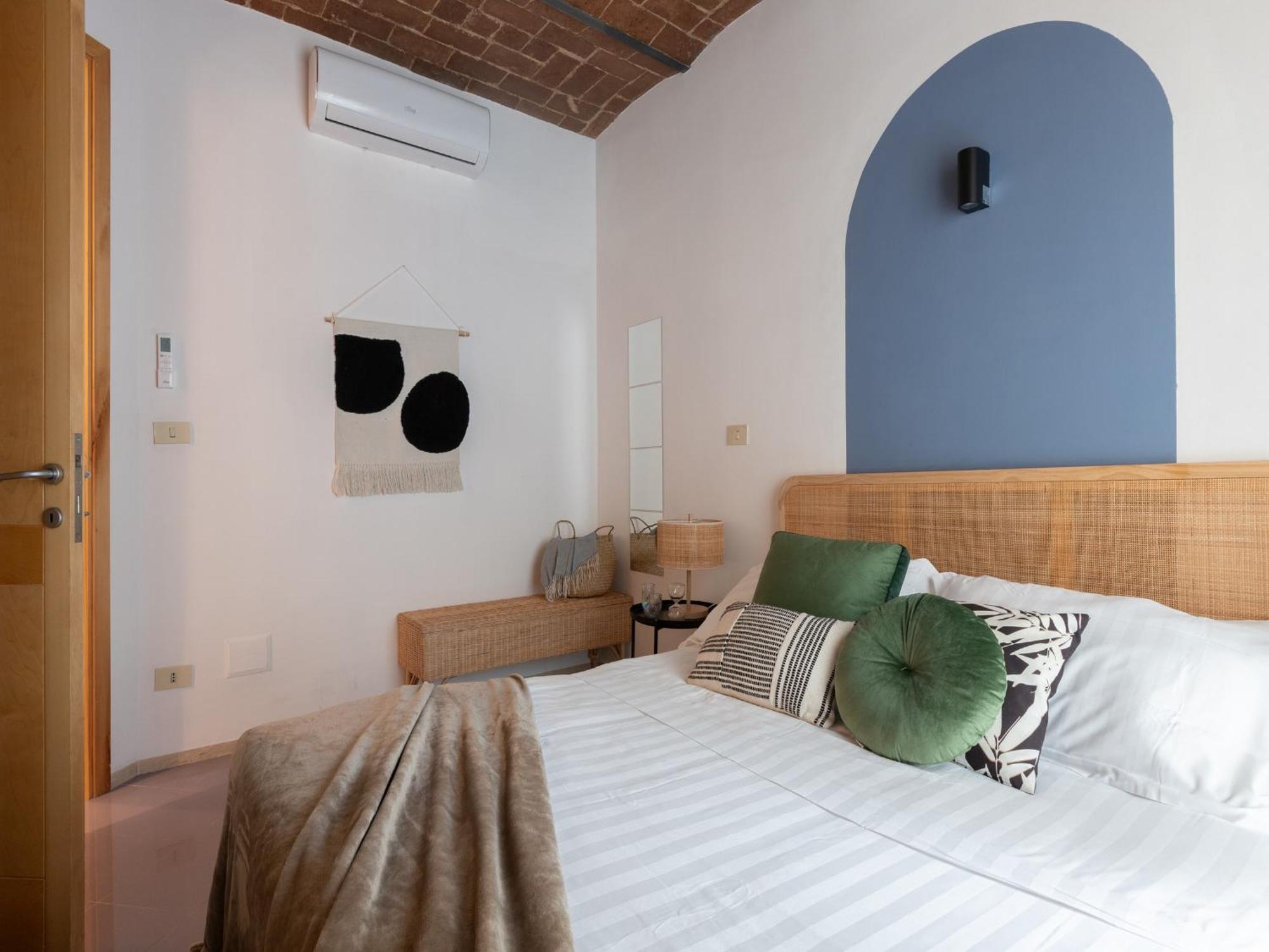 The Best Rent - Two-Bedroom Apartment With Terrace Near Trevi Fountain Rome Buitenkant foto